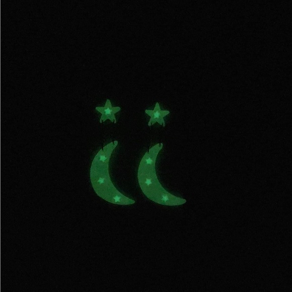 Handcrafted polymer clay earrings 🌙 - Picture 3 of 3